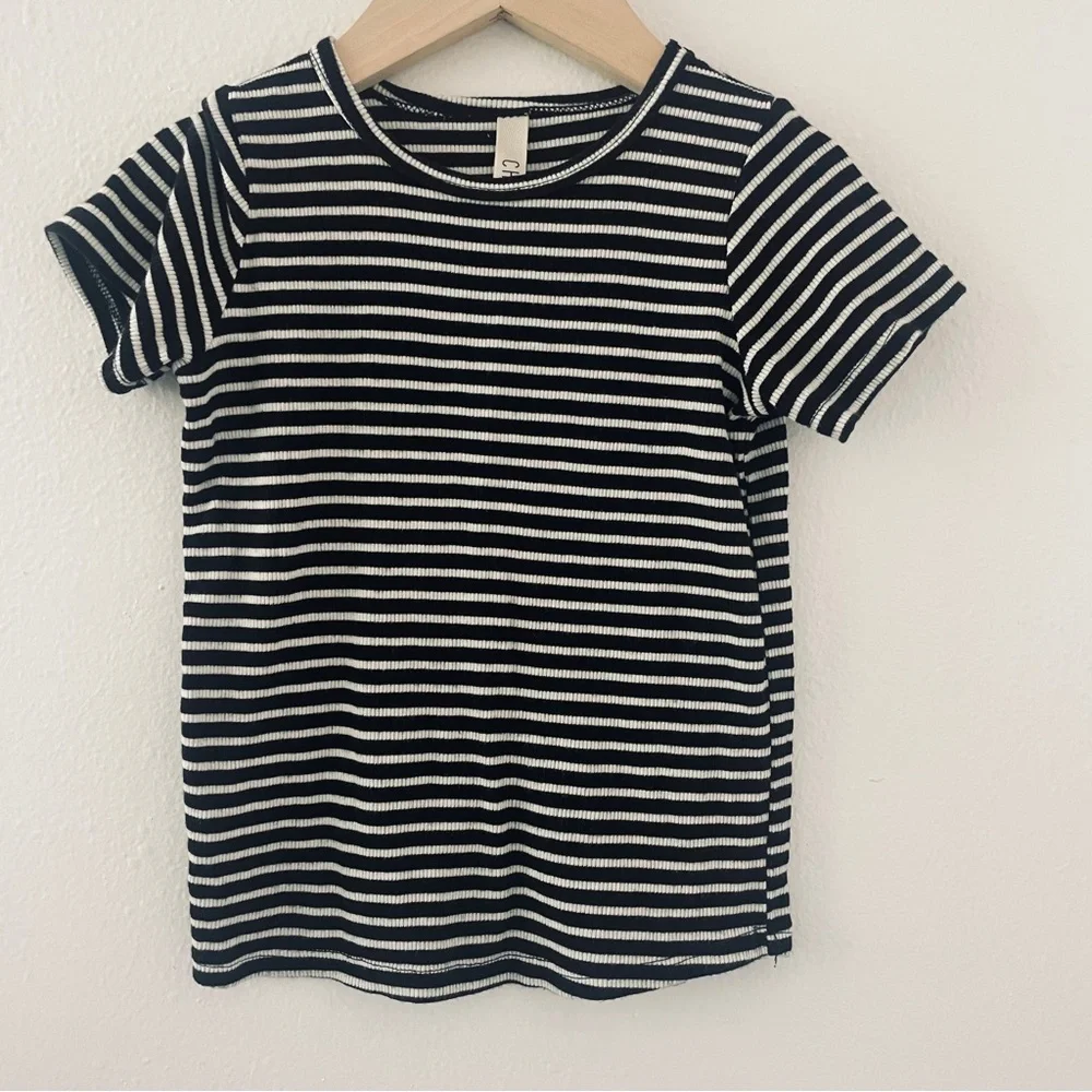 3 Piece Bundle - Black and Beige Cream Striped Childhoods Tops & Shorts - Picture 8 of 10